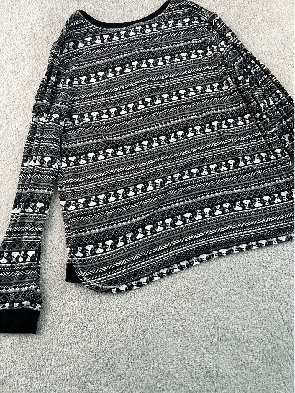 Peanuts Snoopy Christmas Fair Isle Henley Long Sleeve Shirt Women’s Large - Picture 5 of 5